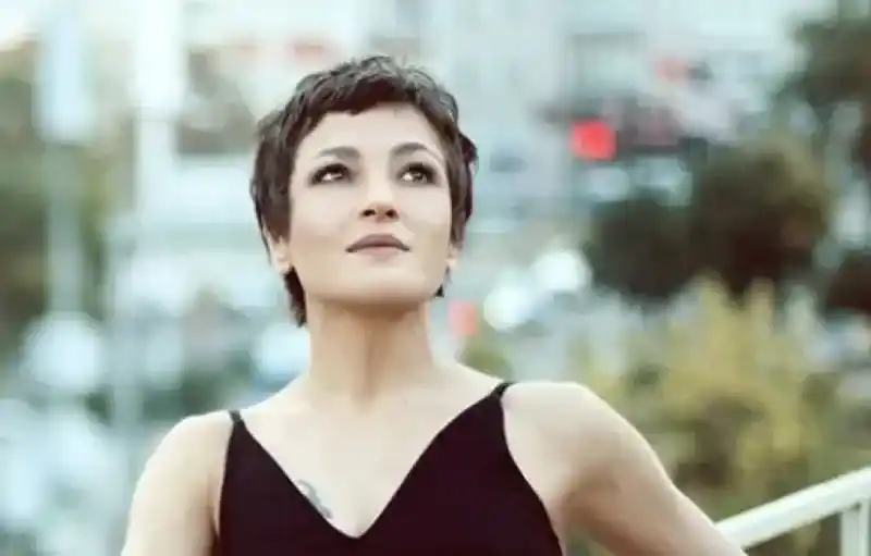 Uzak Şehir Fidan Kim? Kaç Yaşında? Evli mi? Uzak Şehir Fidan Kim? Kaç Yaşında? Evli mi?